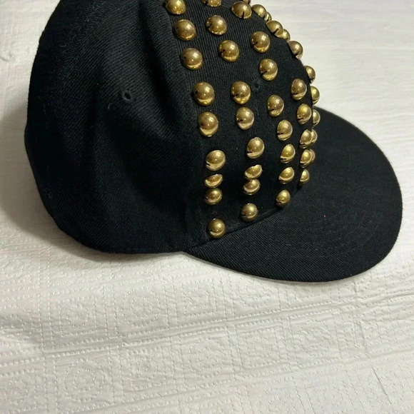 Y2K  men black  cap ,solid metal detail, gold colored , solid semi bead,punk - Picture 15 of 16